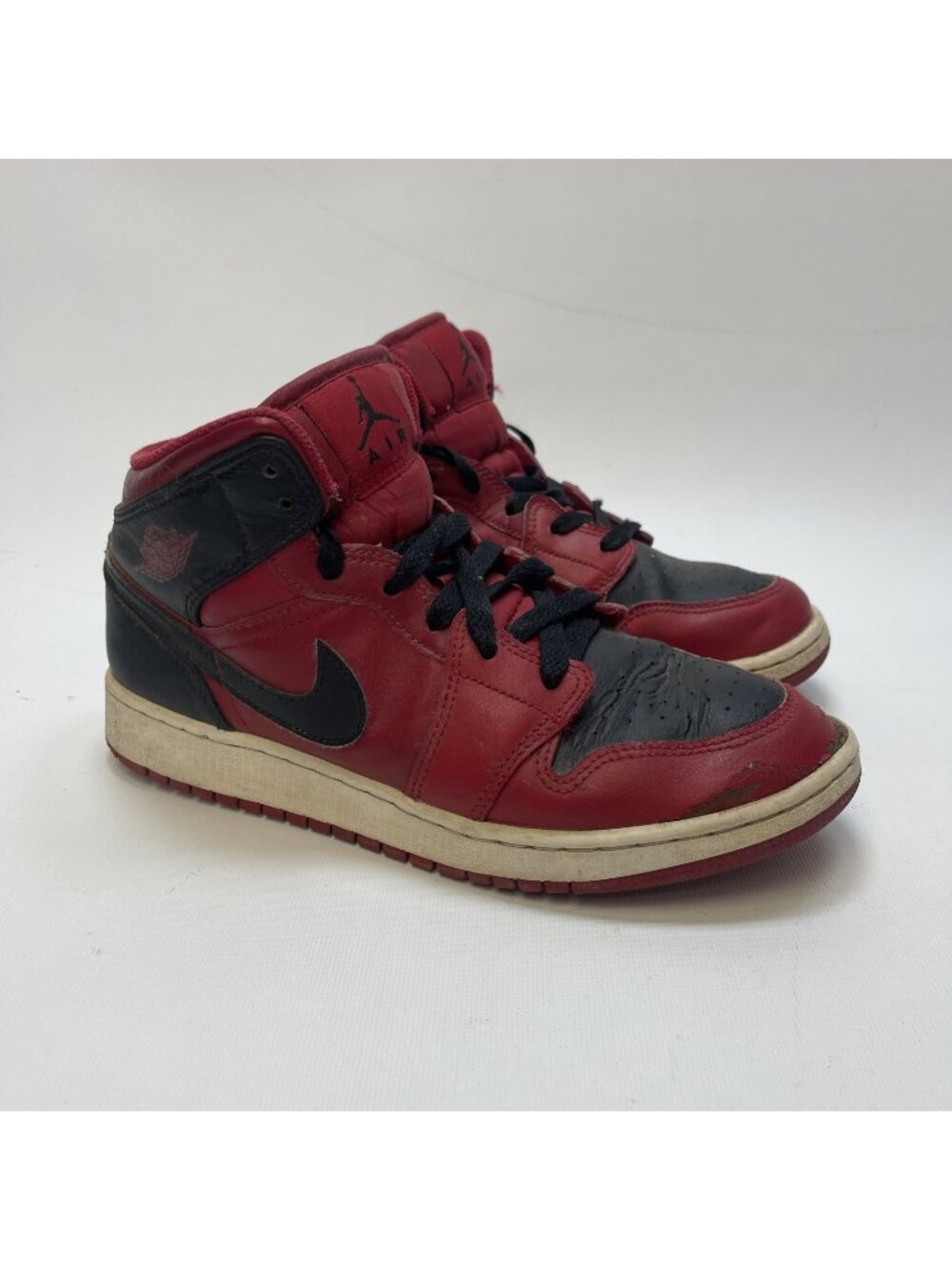 Nike Air Jordan 1 Mid GS 'Reverse Bred' 2022  554725-660 Youth Size 6.5 Y Read